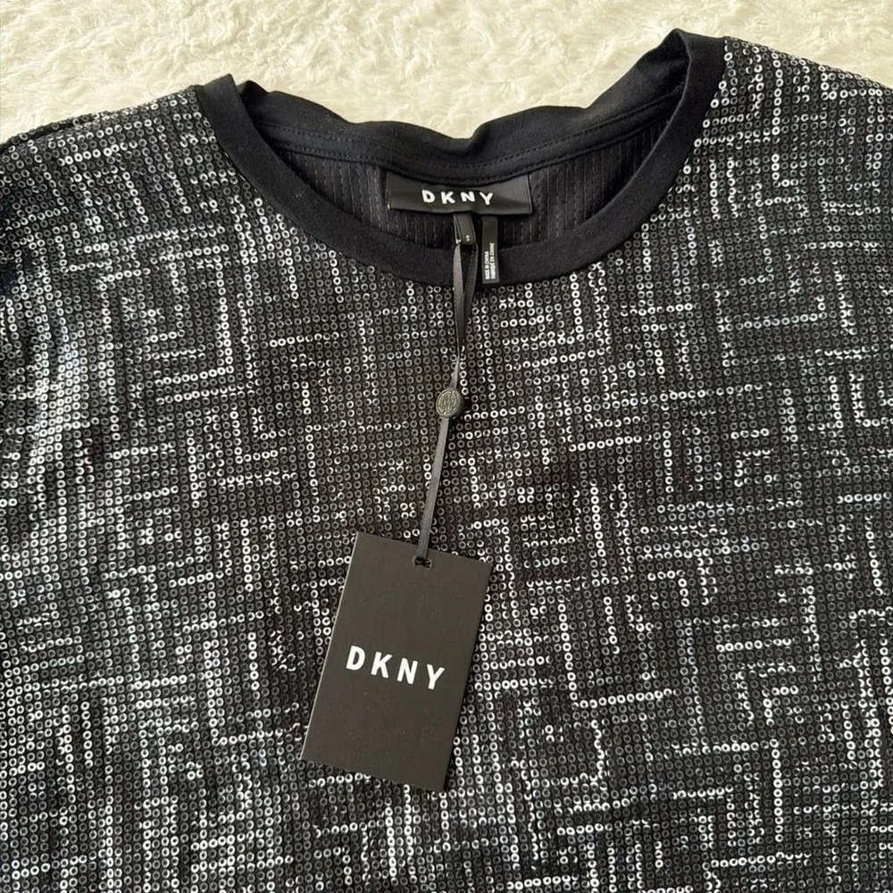 DKNY Women's Black & Silver Geometric Maze Sequin T-Shirt Size S NWT